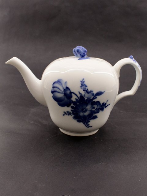 Royal Copenhagen Blue Flower teapot 10/8244
