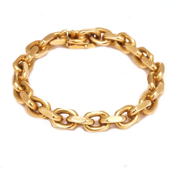 14kt gold anchor bracelet. L: 20,5cm. 8x12mm. W: 63,8gr