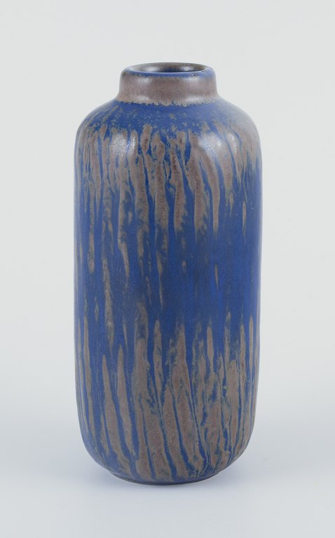 Gunnar Nylund for Rörstrand.
“Rubus” vase of ceramic.