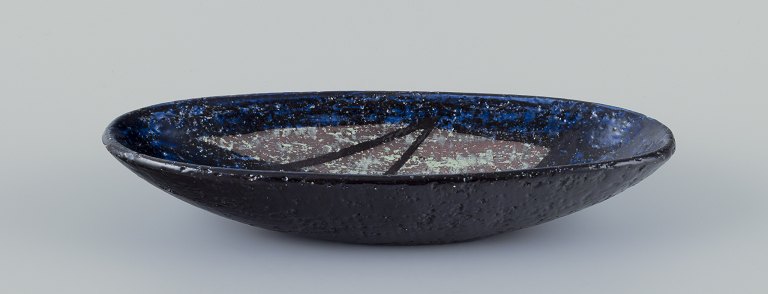 Ingrid Atterberg for Upsala Ekeby, Sweden.
Oblong stoneware bowl.