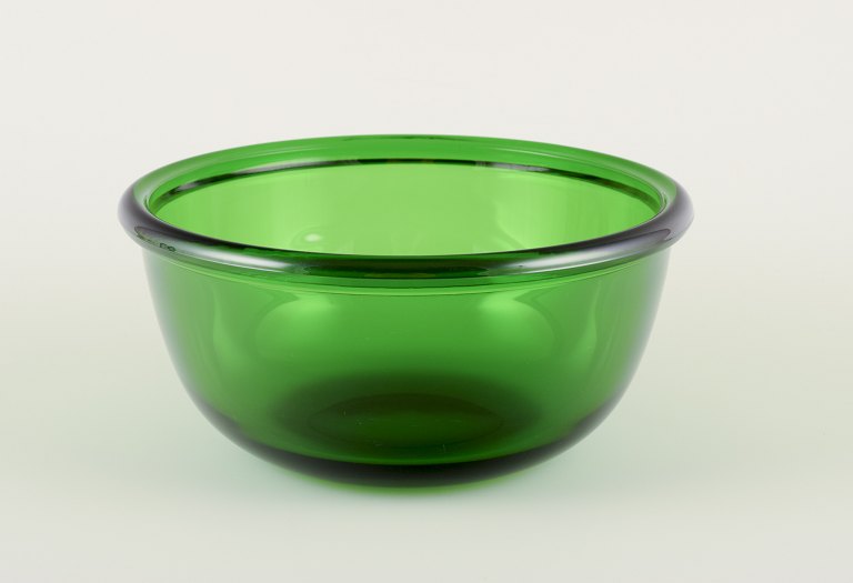Kaj Franck, finsk glaskunstner.Stor ”Luna” skål i grønt kunstglas.