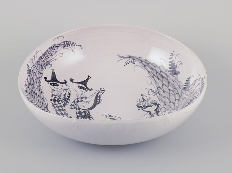 Bjørn Wiinblad, eget værksted.
Stor og tidlig unikaskål af lertøj.