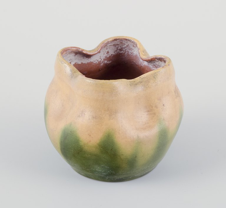 Kähler, lille urtepotteskjuler af keramik.