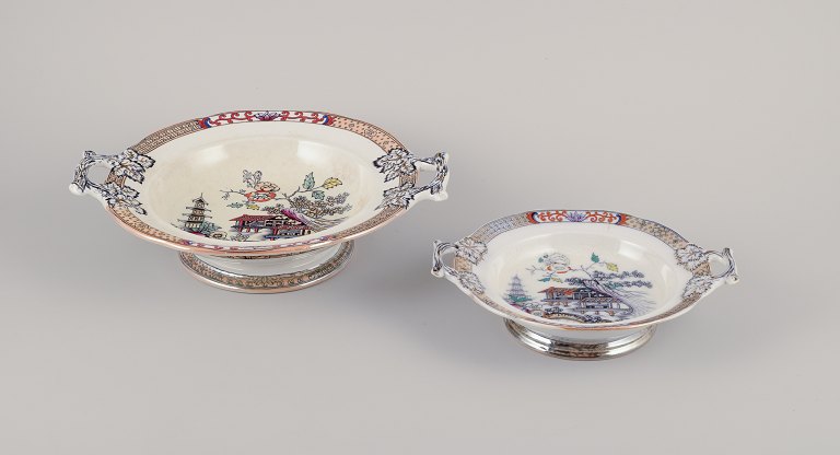 Rörstrand, to dele ”Japan” fajance bestående af stor og lav opsats med to hanke.