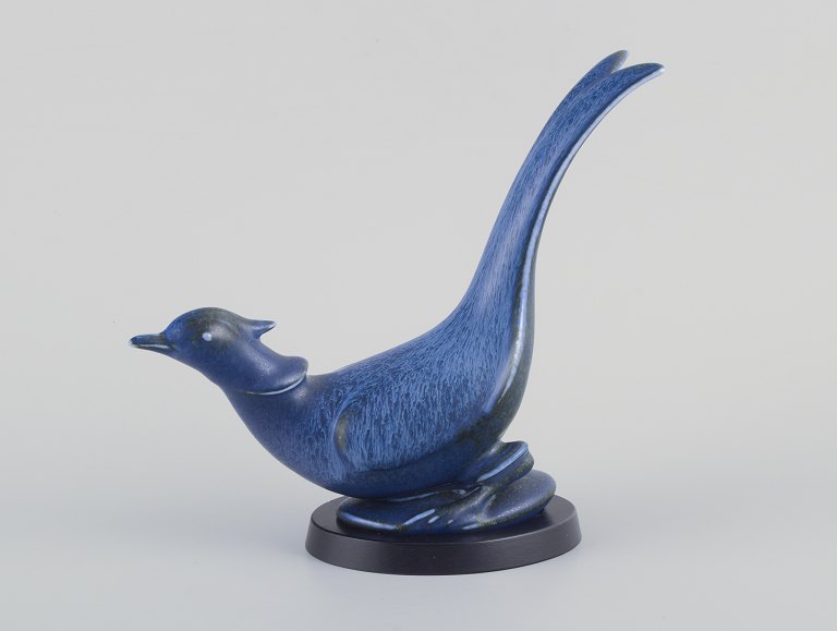 Gunnar Nylund for Rörstrand.
Ceramic figurine in the shape of a bird.