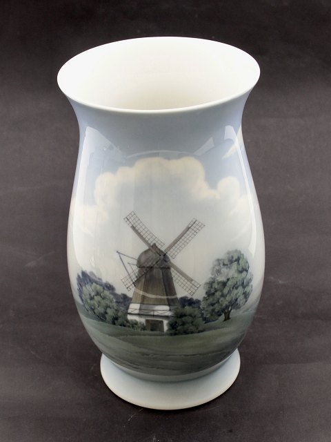 B&G vase med mølle nr. 715/5440