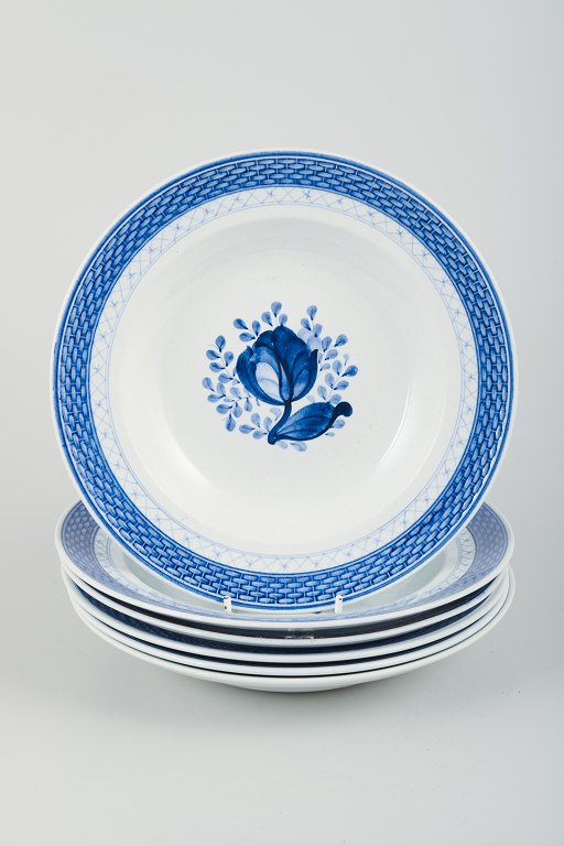 Six deep plates, model number 11/947. Aluminia, Tranquebar.