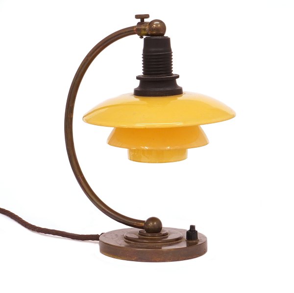 PH lampe. PH 1/1 Natbordslampe fra 1930erne. Stemplet "Patented". God stand. H: 
25cm
