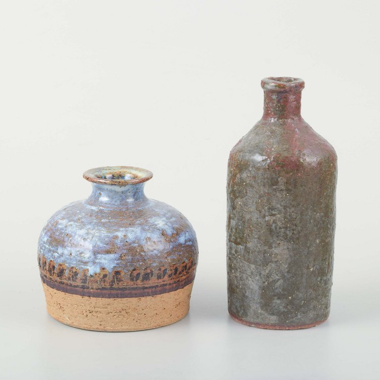 Europæiske studiokeramikere
To vaser i stentøj.