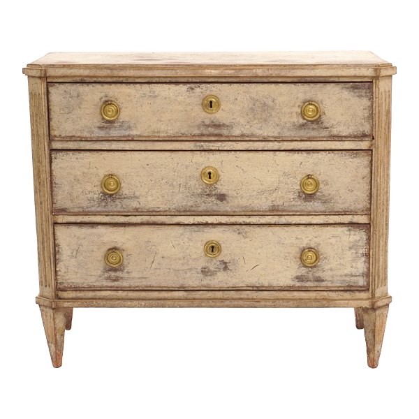 Gustavian chest of drawers. Sweden circa 1780. H: 89,5cm. Top: 102x42cm