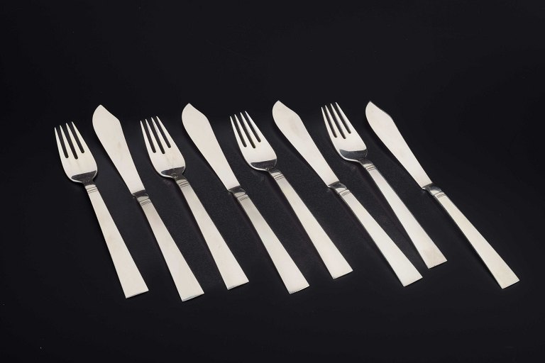 Georg Jensen
Fish cutlery for 4 persons, “Acadia / Blok”.
Sterling silver, 1933–44.