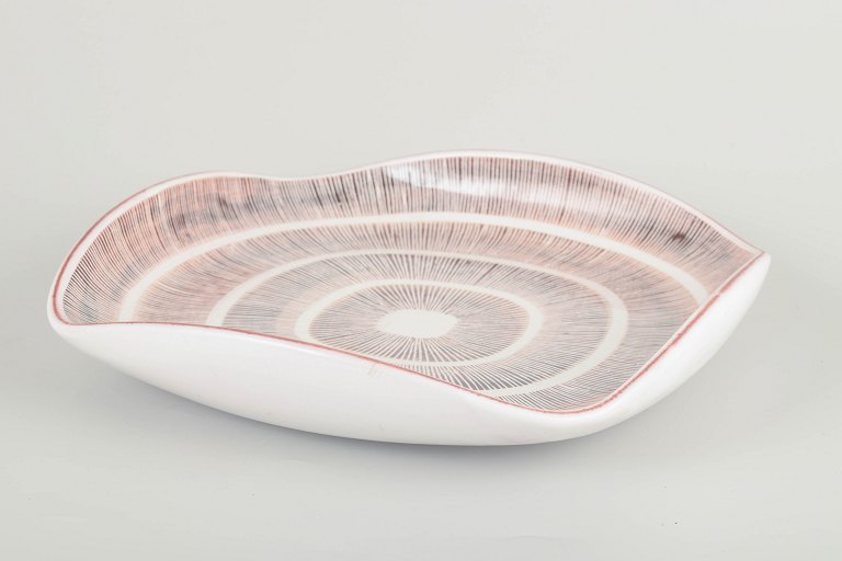 Ingrid Atterberg for Upsala Ekeby
Ceramic dish, 1960s.