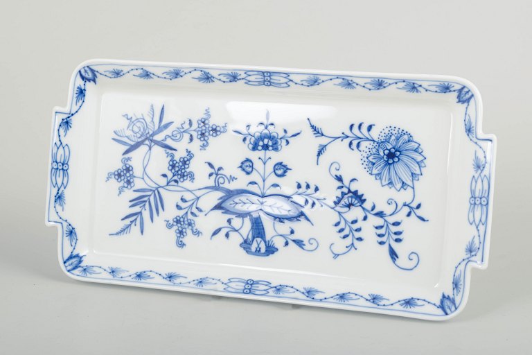 Meissen Blue OnionLarge tray, mid-20th century.