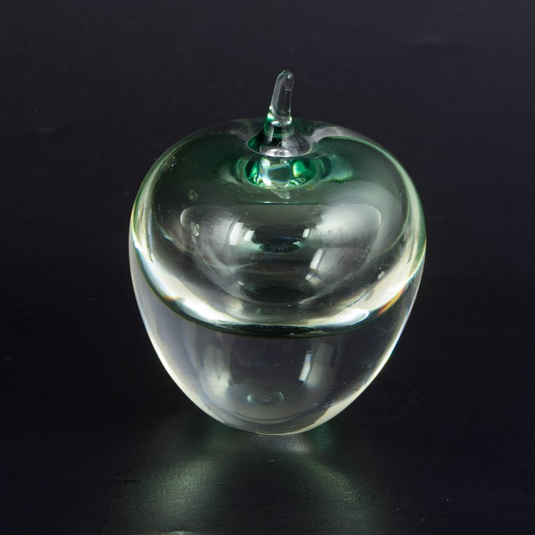 Studio Åhus, mouth-blown art glass object.