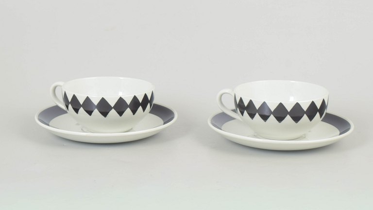 Karin Björquist for Gustavsberg, set of two teacups with matching saucers “Svart Ruter”.