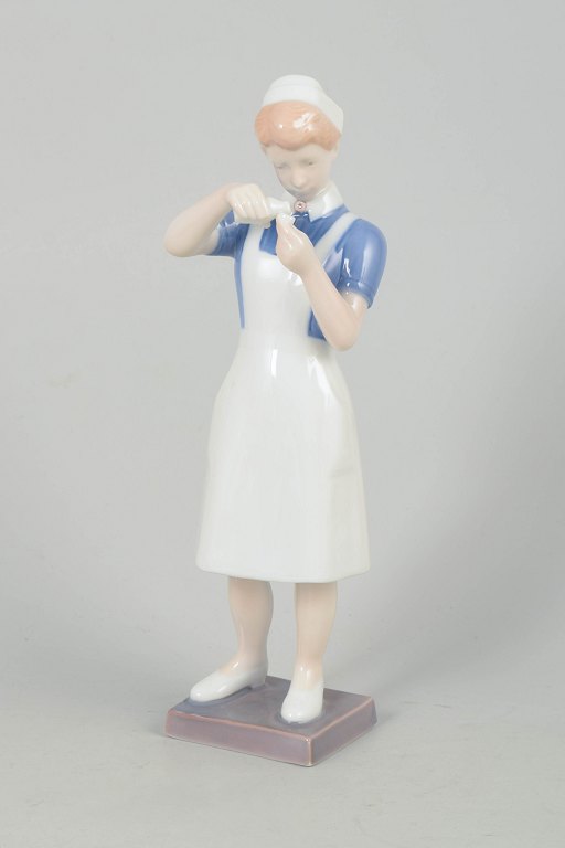 Bing & Grøndahl sygeplejerske figur.