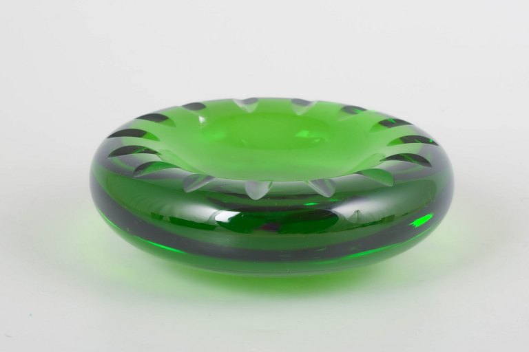 Marc Newson, kunstglasfad.
