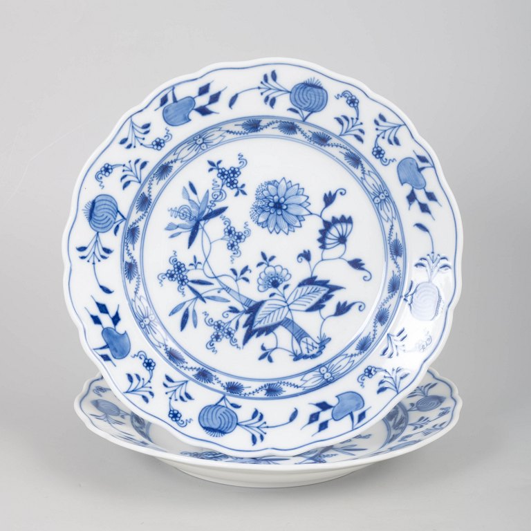 Meissen Blå Løgmønster, to frokosttallerkener.