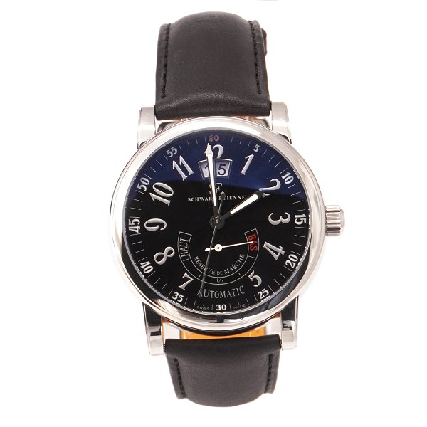 Schwarz Etienne Big Date Power Reserve med box og certifikat dateret 16.12.2025. Står stort set som nyt. D: 42mm