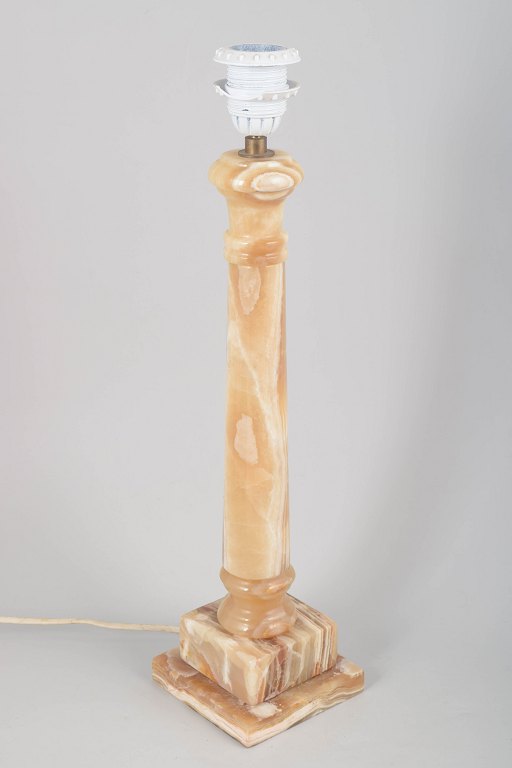 Stor italiensk alabast bordlampe.