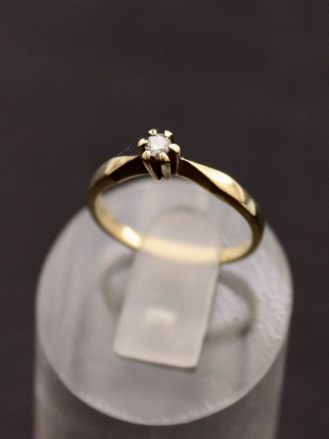 14 karat guld solitaire ring med diamant
